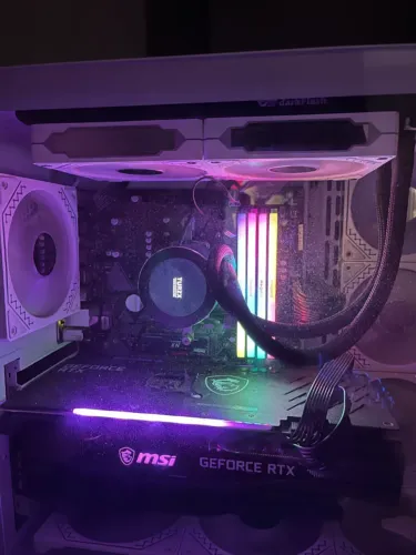 Ryzen 7 5700X3D + 32GB De Ram 3200MHZ + Asus B450