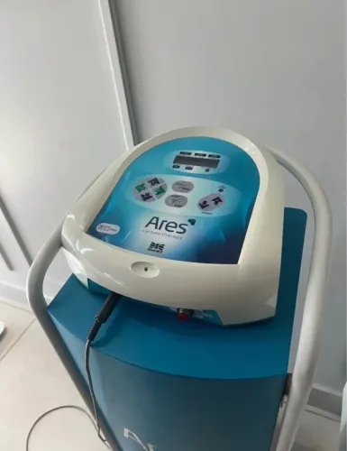 ARES Ibramed - Aparelho de Carboxiterapia com Gás Aquecido e High Volt