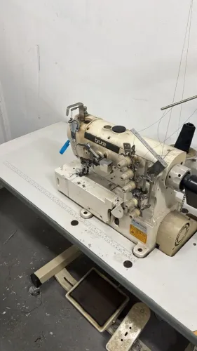 Máquina de costura Cobertura 