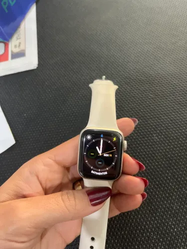 Apple Watch SE 2 (celular + GPS)