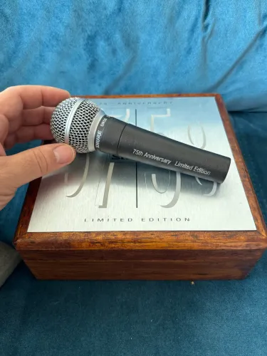 Microfone Shure - Modelo SM58 - Limited Edition 75 TH