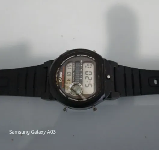 Este é o relógio digital vintage Casio G-Shock DW