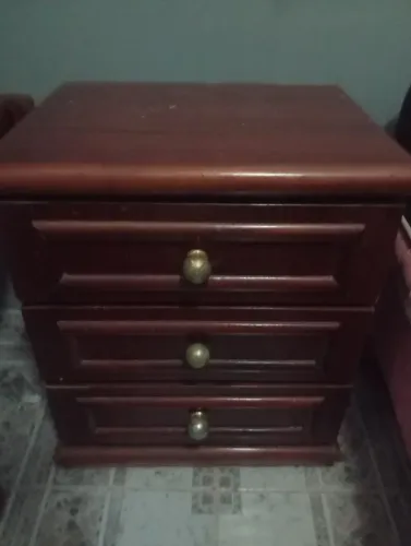 Cômoda antiga 
