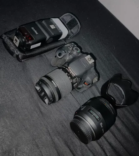 Canon T5i + 18-55mm, Flash Externo TT350 Godox e Lente Meike 85mm 1.8