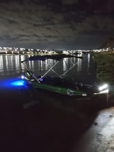 Canoa pego trocas