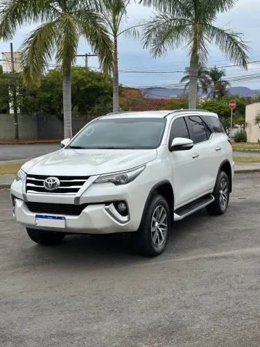 Toyota Hilux SW4 SRX 4X4 2.8 TDI 16V Dies. Aut. 2017