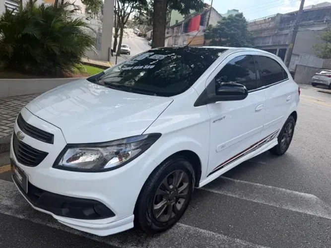 Chevrolet Onix Hatch Effect 1.4 8V Flex Mec. 4P 2016
