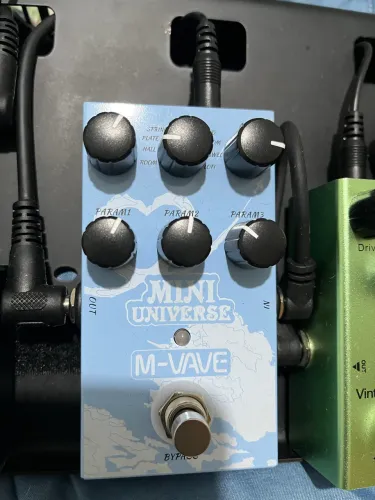 Pedal reverb mini universe 