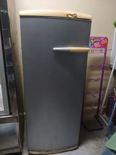 FREEZER VERTICAL FUNCIONANDO PERFEITAMENTE BEM 