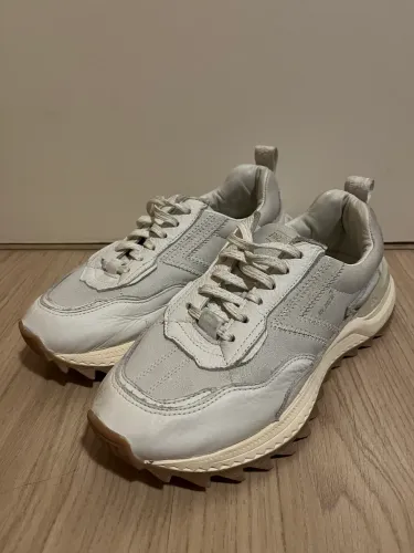Tenis Branco Reserva - Tamanho 38