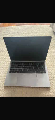 MacBook Pro 15? (2019) - com defeito na tela