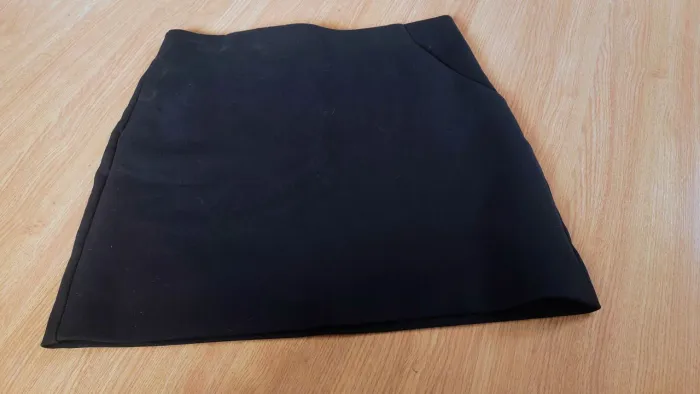 Mini saia poliéster soft Zara tamanho PP 