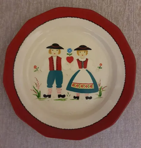 Prato raso, decorativo, antigo, com 20cm de diâmetro - Lotus
