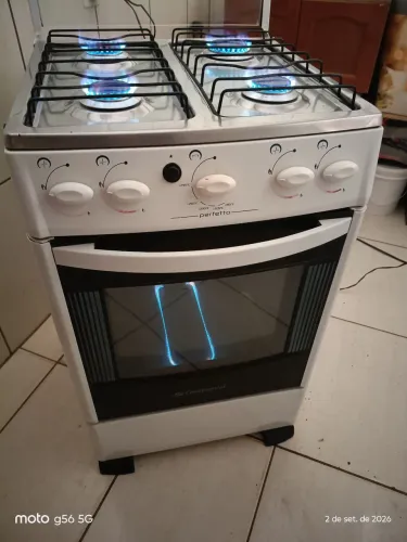 Fogão com acendedor automático bocas e forno, Entrego se precisar