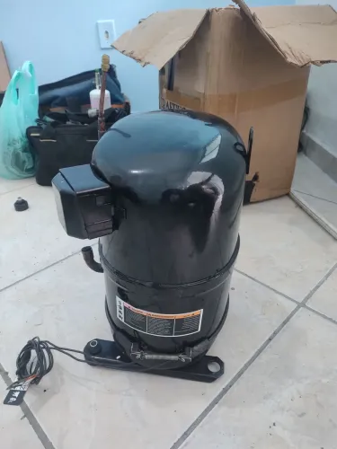 Compressor ( motor ) 4.3 Hp r404 220 tri novo
