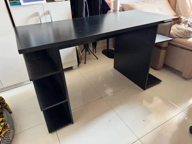 Mesa Gamer / Escrivaninha Madesa 9409 Preta - 136 cm
