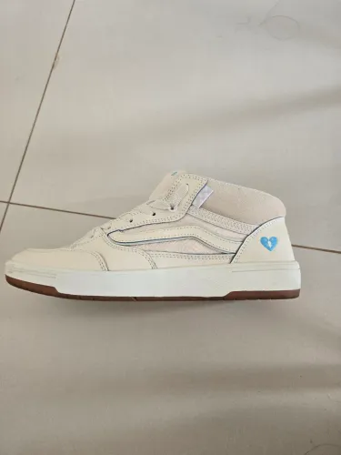 Tênis vans P. Barros