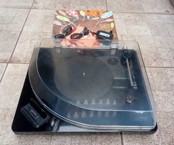 Toca Discos Ion Ilp Amplificado - Funcionando