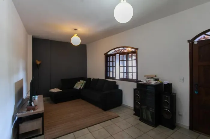 Casa à Venda - Colégio Batista, 9 Quartos, 402 m2