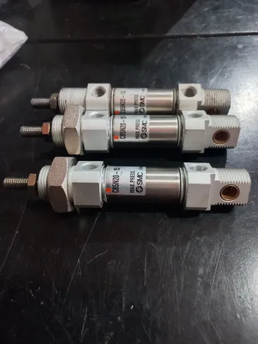 3 Cilindro pneumático C85N20-15