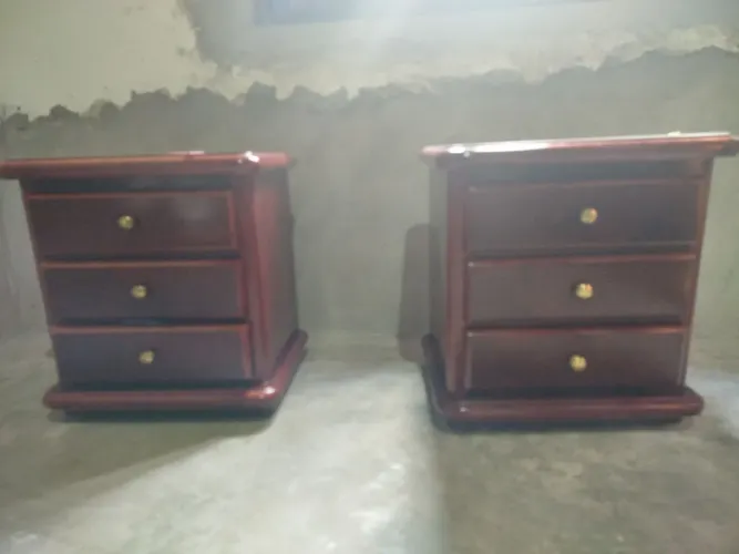 Vendo cama Queen com colchão exelente por cama 1.38x 188 que tenha tbm criado
