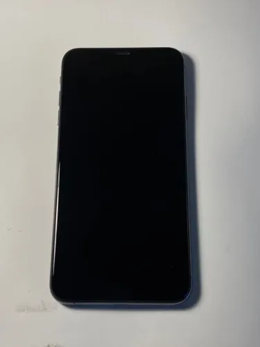 VENDO IPHONE 11 64g iCloud liberado fece id ok troco e mais volta