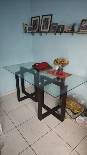MESA DE JANTAR RAIUGA EM EXCELENTE ESTADO