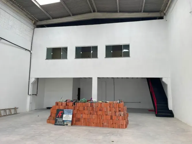 ALUGO GALPÃO NOVO - a apenas 200 metros da Avenida Guajajaras, na Rua da Aço Maranhão