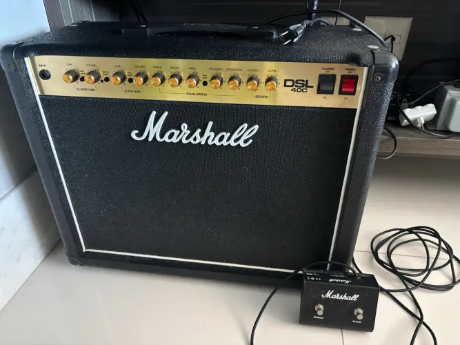 Amplificador marshall DSL 40c