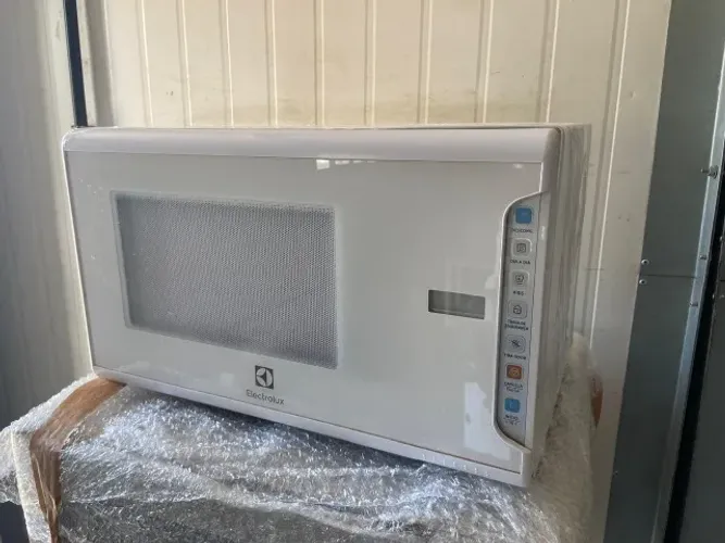 Micro-ondas Electrolux 31 Litros (MI41T) 110v - Impecável / Estado de Novo