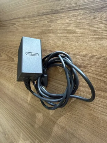 Carregador Original Nintendo Switch - Padrão Brasileiro