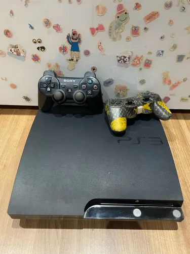 PS3 Slim 160gb 2 controles e vários jogos