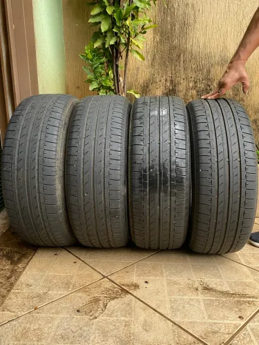 4 Pneus bridgestone Ecopia 215/60R16 95v.