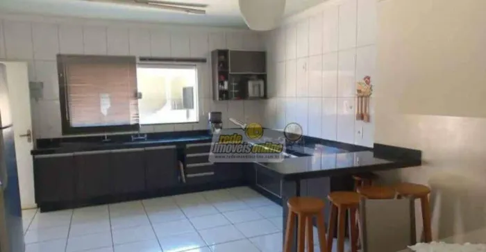 Casa com 4 dormitórios à venda, 536,62 m² por R$ 580.000 - São José - Uberaba/MG