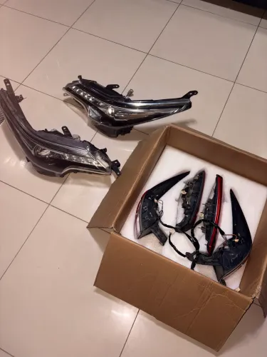 ORIGINAL Kit Lanterna LED Traseira e Farol LED Dianteiro Toyota SW4 2016/2020