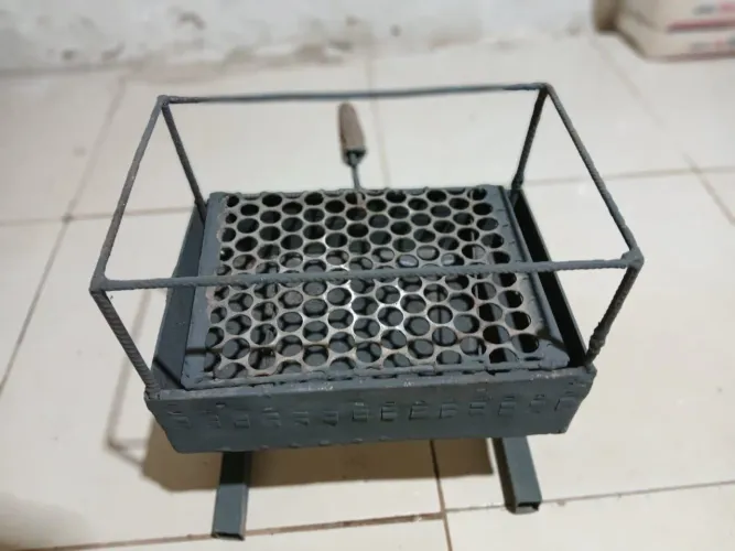 Churrasqueira pequena.