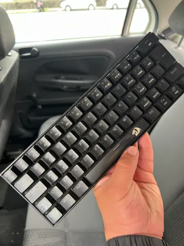 Teclado mecânico Redragon Dragonborn K630