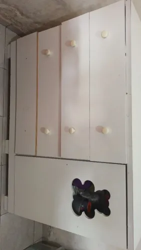 Vendo cômoda seminova infantil 