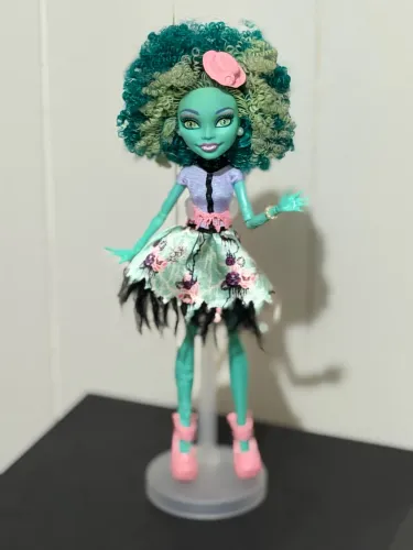 Boneca Monster high honey