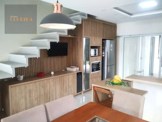 Casa financiável com 2 suítes no Carianos
