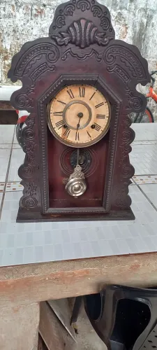 Relógio  de  parede  antigo 