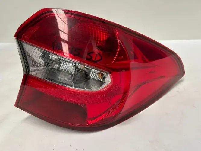 Lanterna Traseira Ford Ka 2015 A 2018 - Sedan | Lado Direito - Cristal - Usada/Original