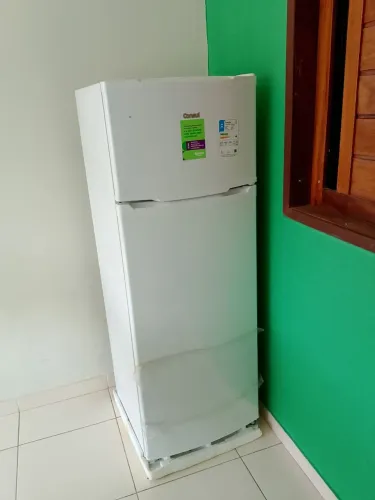 VENDE-SE ESTA GELADEIRA 
