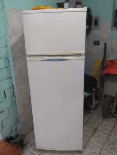 Vende-se Geladeira Consul
