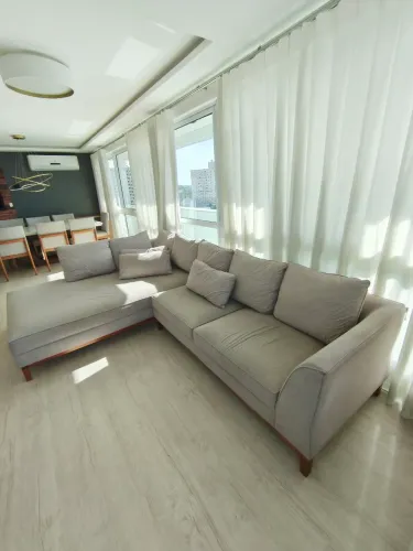 Sofá em L com chaise 3,10m x 2,07m