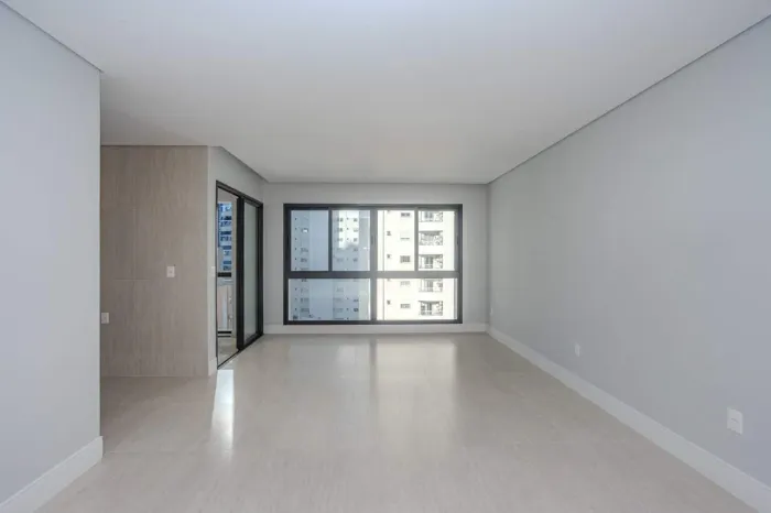 Apartamento na planta à venda no Ed. Hannover Balneário