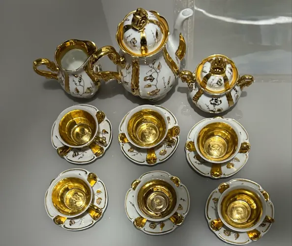 Jogo de Chá/Café em Porcelana com Pintura à Mão em Ouro 24K - 15 Peças Vintage