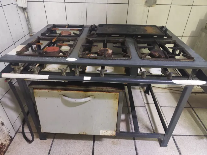 Fogão industrial 6 bocas com forno