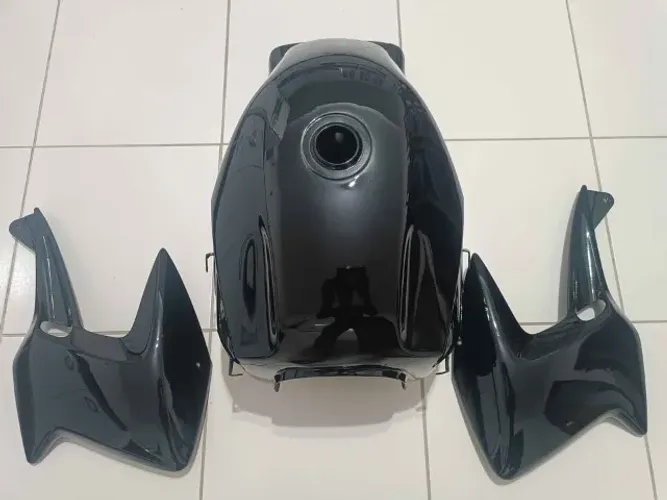 Tanque de Fazer 250 com abas da 2008 pintura nova, sem uso