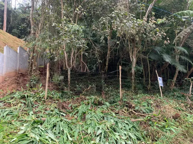 Terreno para venda tem 3500m² em Sítio do Francês - Ribeirão Pires - SP